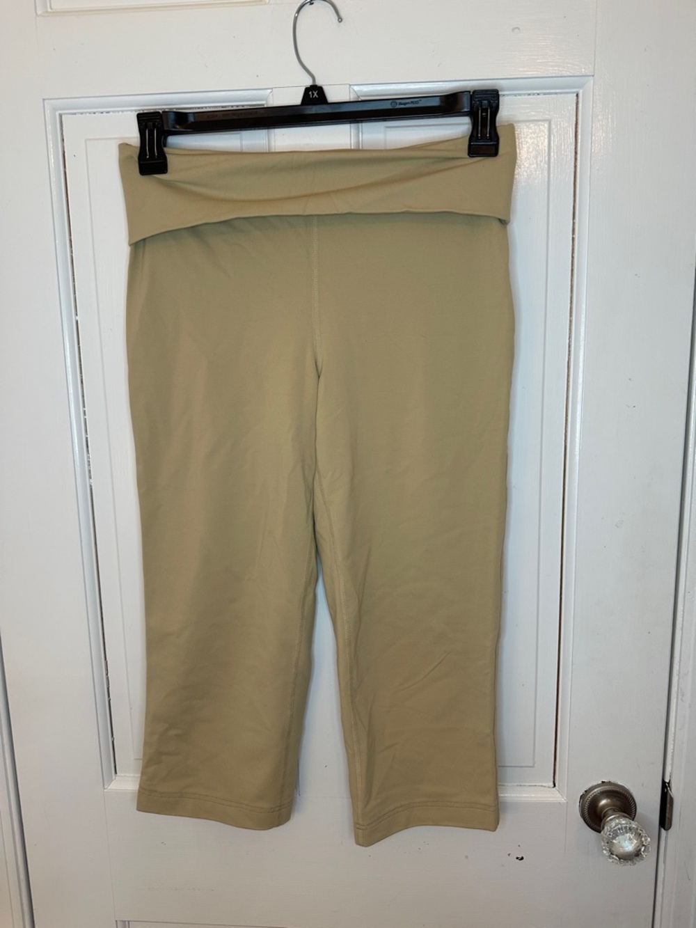 Athleta Light Khaki Fold-Over Waist Capri Leggings size S EUC